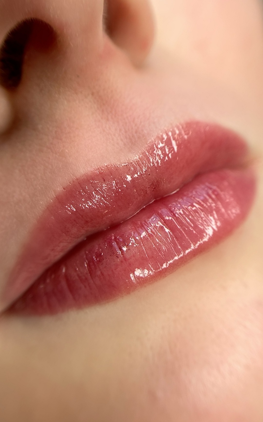 Lip blush, close-up van de lippen na de behandeling