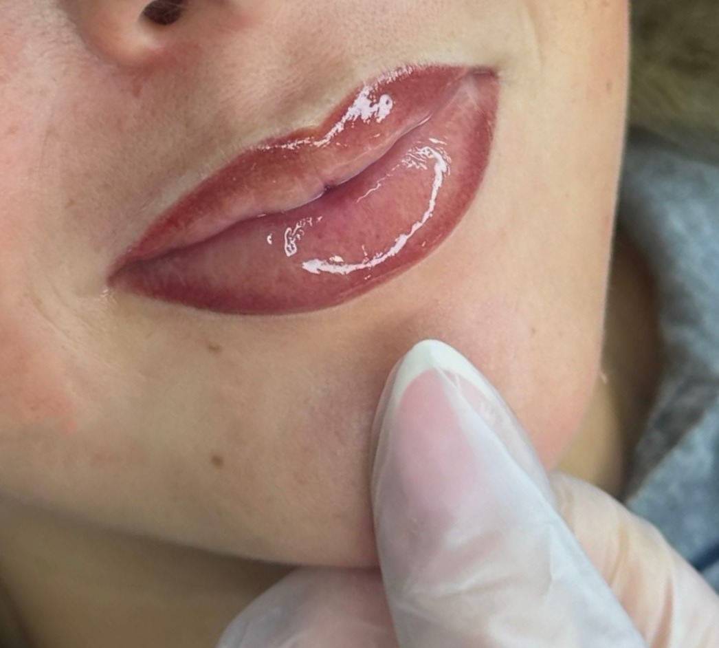 Ombre lips tijdens de lip pigmentatie